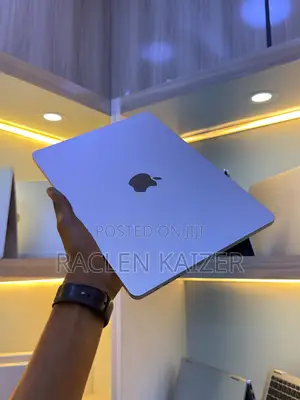 New Laptop Apple MacBook Air 2022 M2 8GB Apple M4 SSD 256GB
