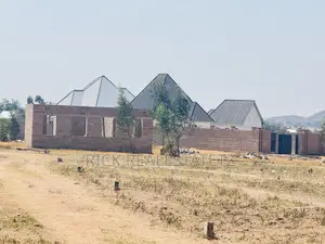 Viwanja Vya 25x20) Vizuri Vya Makazi Vinauzwa Kisesa - Kona Ya Kayenze