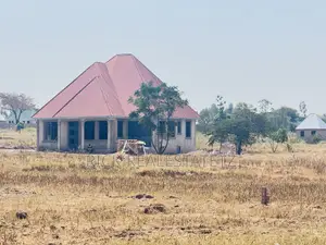 Viwanja Vya 25x20) Vizuri Vya Makazi Vinauzwa Kisesa - Kona Ya Kayenze