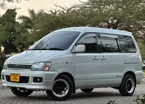 Toyota Noah 2001 White