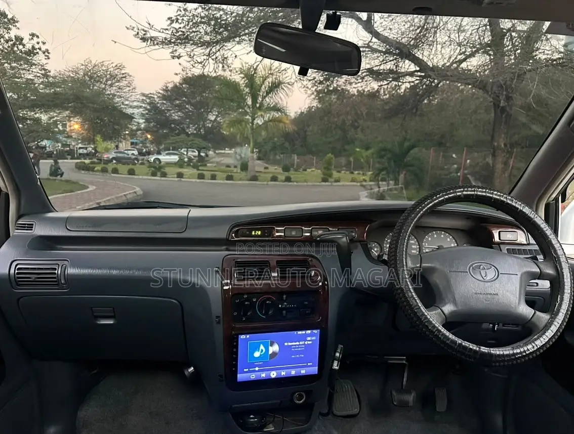 Toyota Noah 2001 White