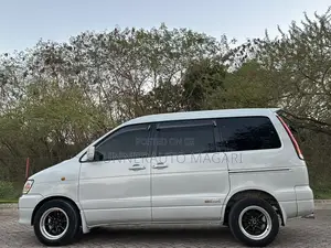 Toyota Noah 2001 White