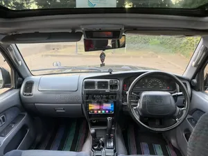 Toyota Hilux Surf 2000 Black