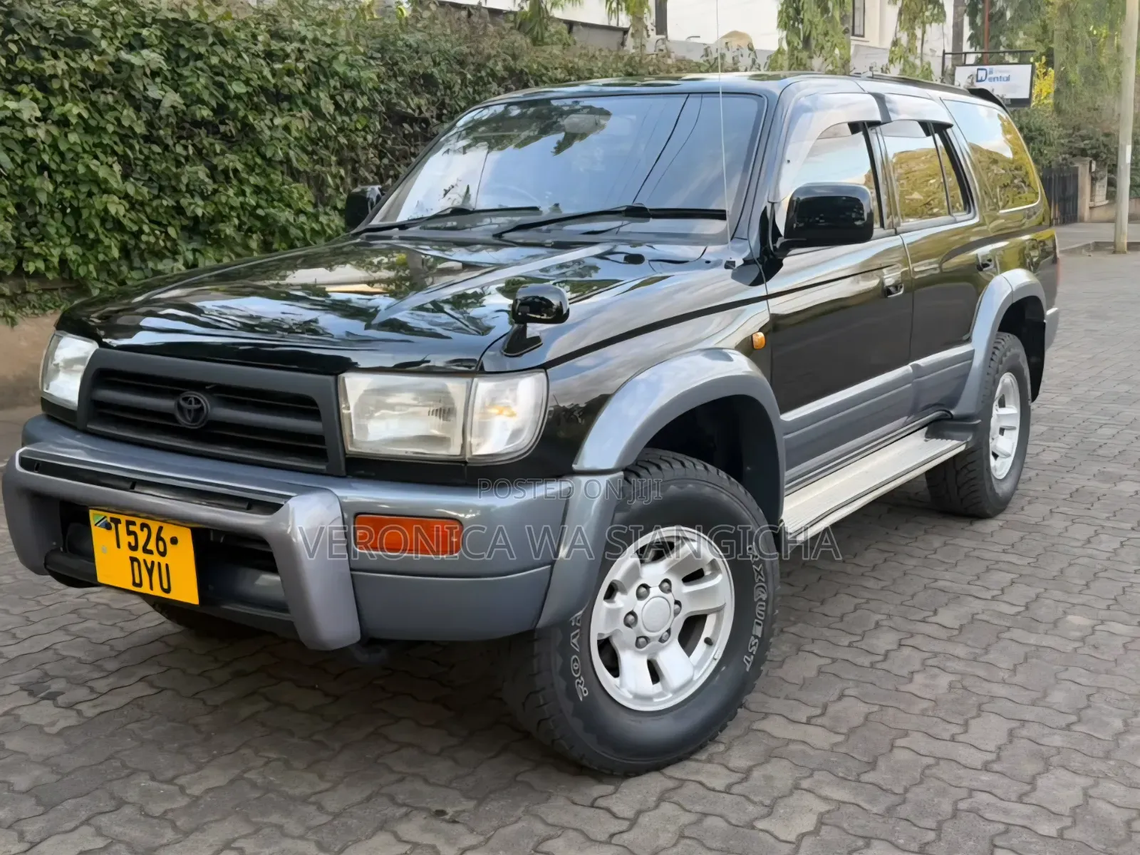 Toyota Hilux Surf 2000 Black