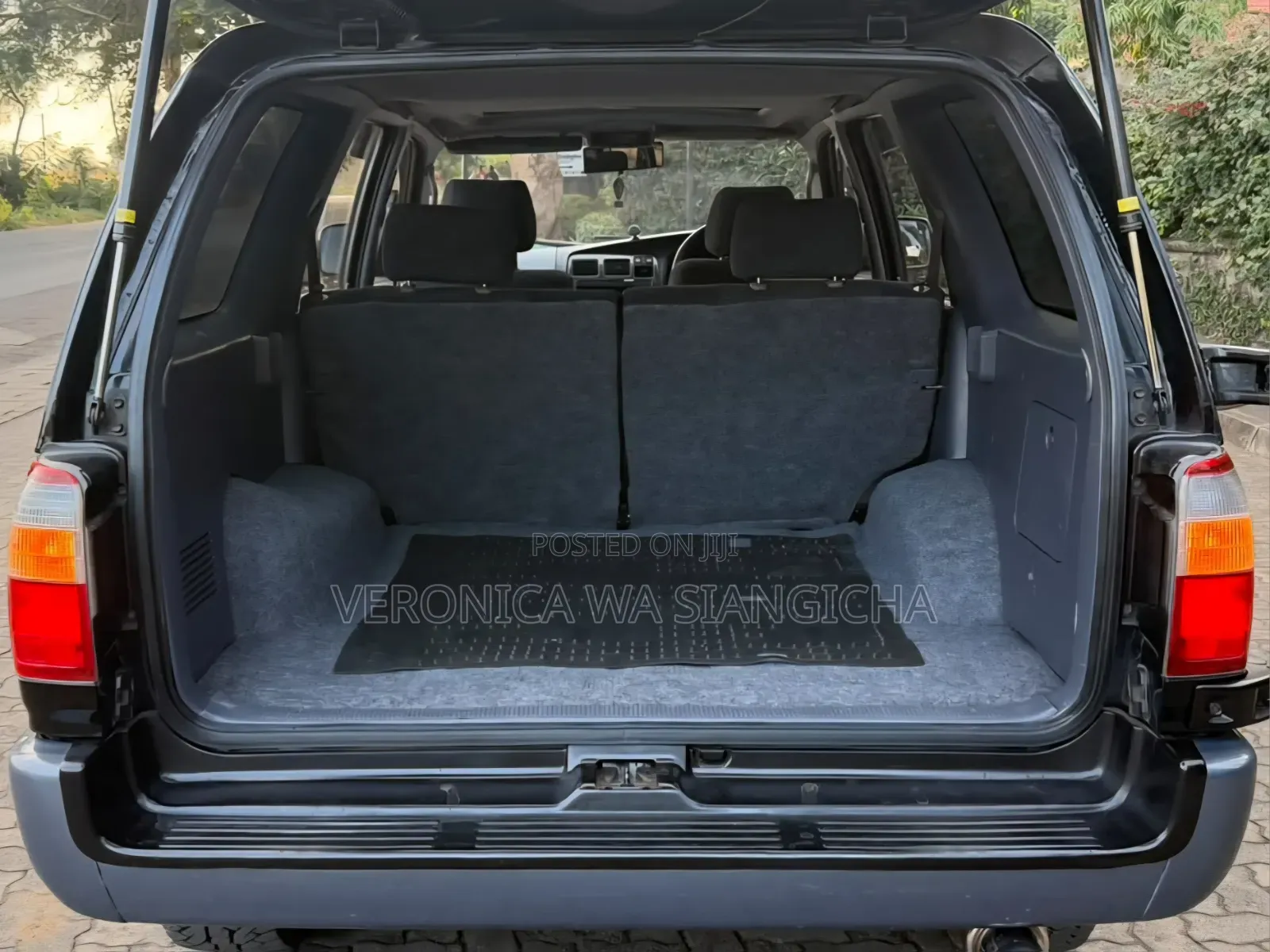 Toyota Hilux Surf 2000 Black