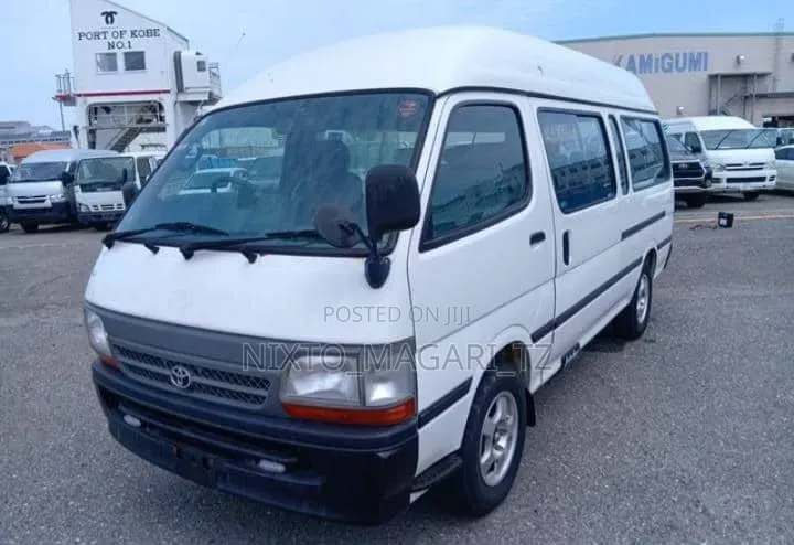 Toyota HiAce 2002 White