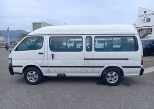 Toyota HiAce 2002 White