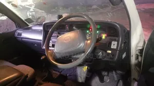 Toyota HiAce 2002 White