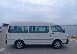 Toyota HiAce 2002 White