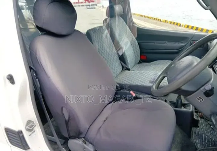 Toyota HiAce 2002 White