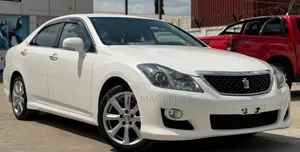 Toyota Crown 2010 Black