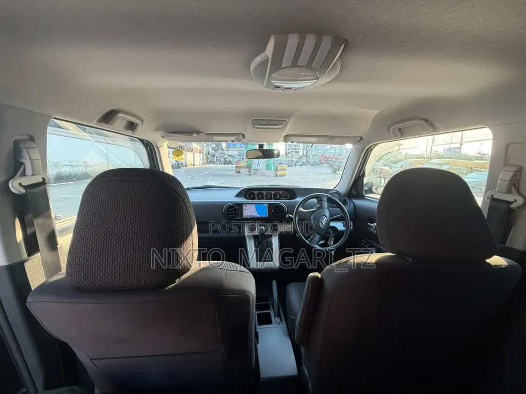 Toyota Crown 2010 Black