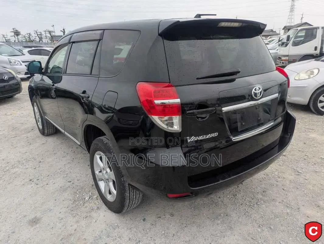 Toyota Vanguard 2013 Black