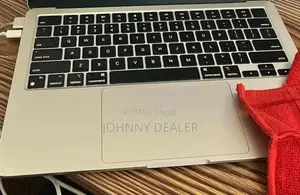 New Laptop Apple MacBook Air 2022 M2 8GB Intel Core i7 SSD 512GB