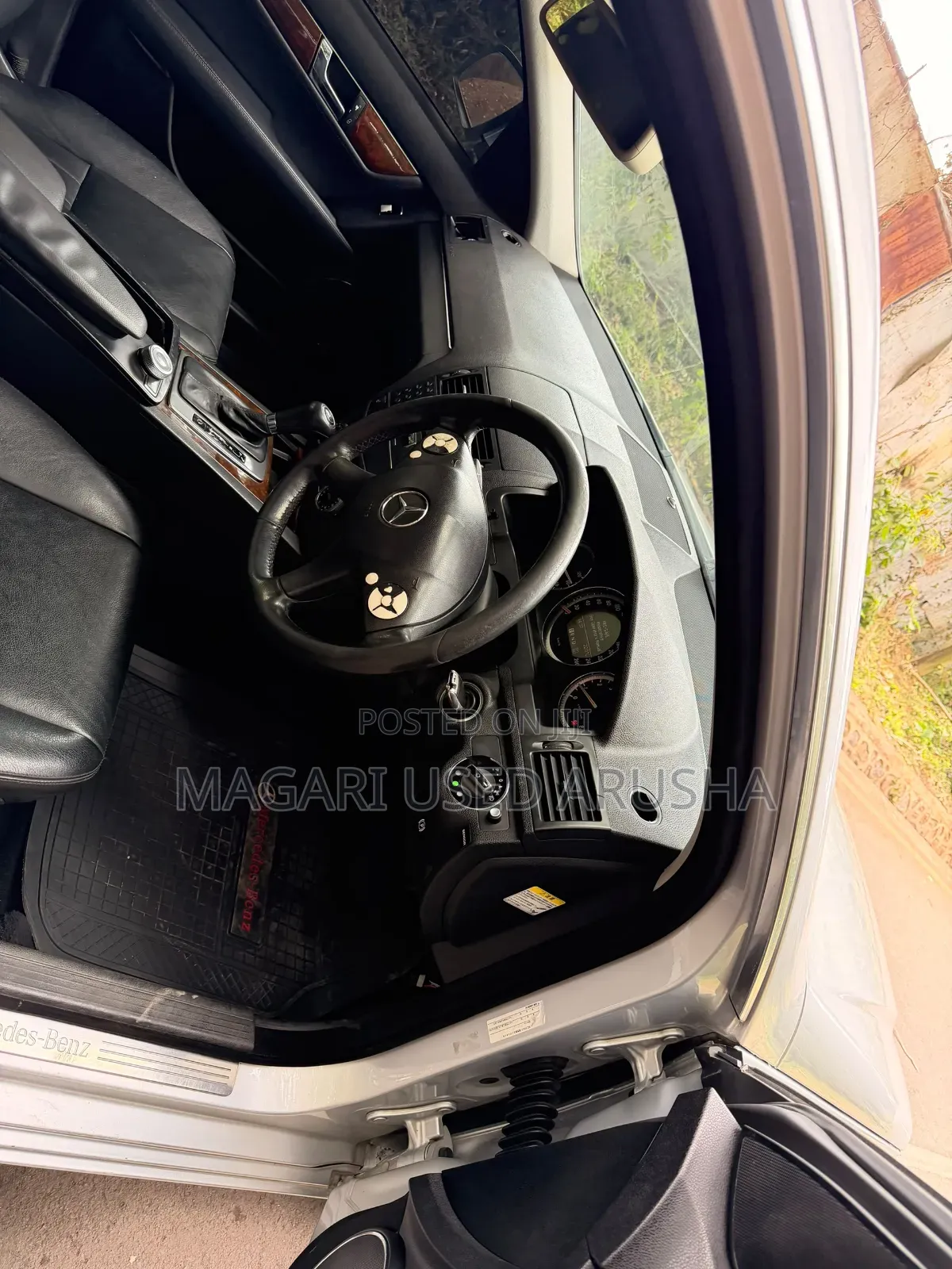 Mercedes-Benz C200 2009 Silver