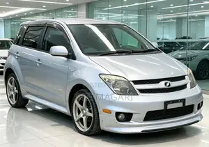 Toyota IST 2009 Silver