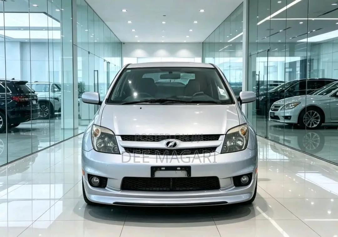Toyota IST 2009 Silver