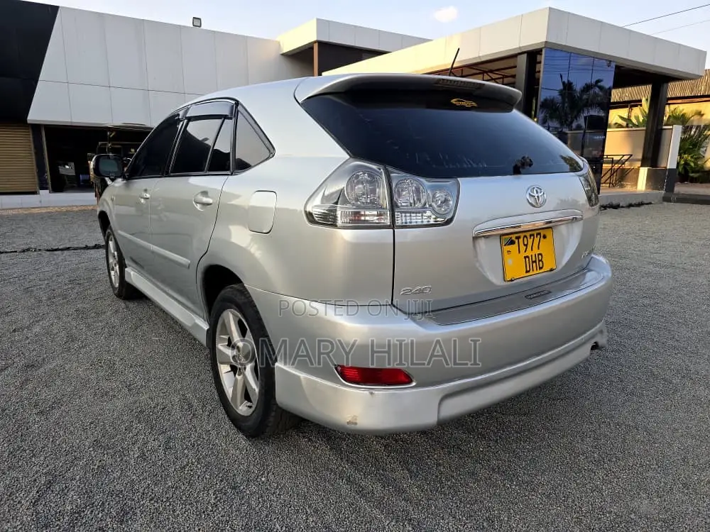 Toyota Harrier 2005 Silver