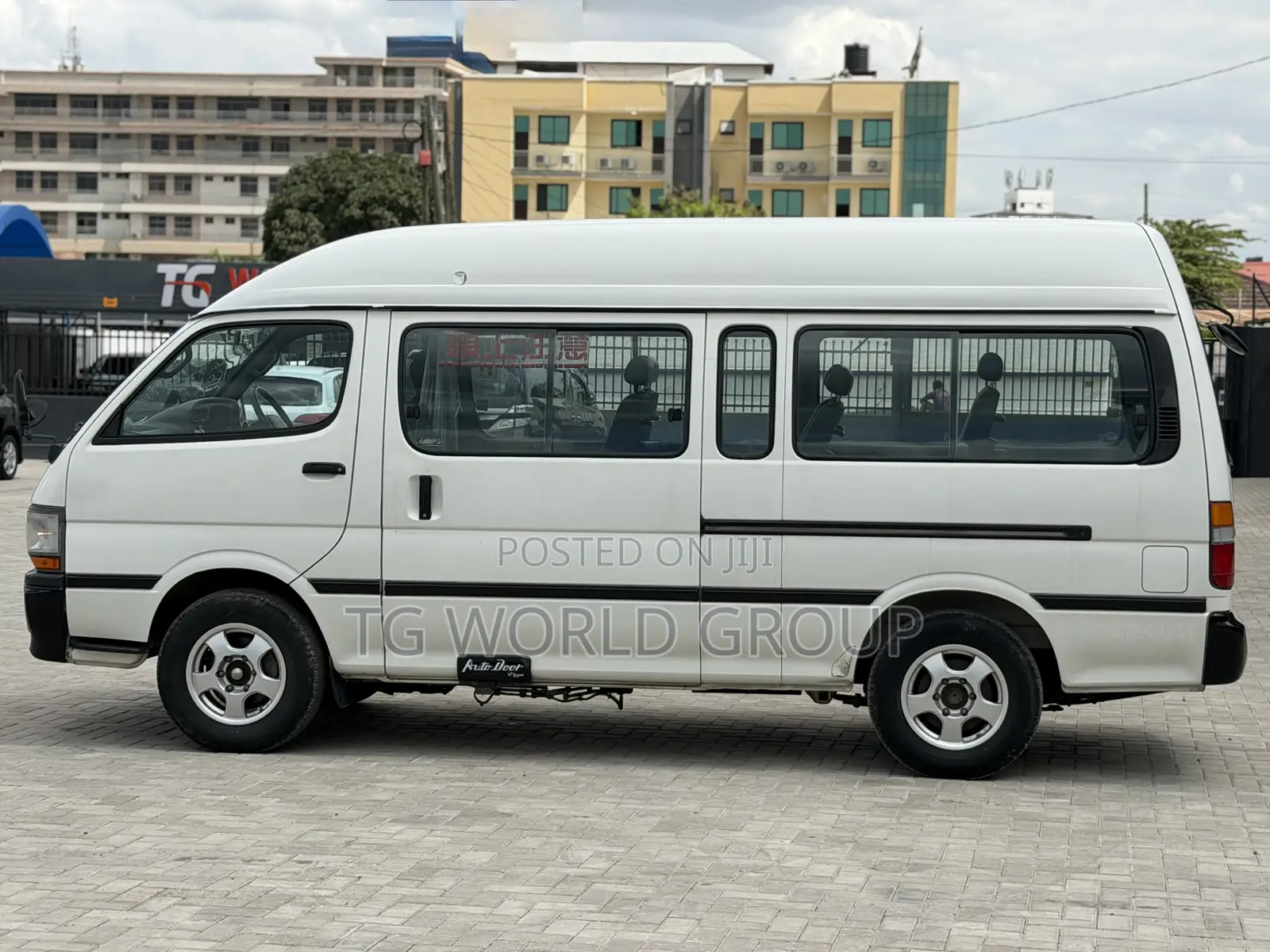 Toyota HiAce 1999 White