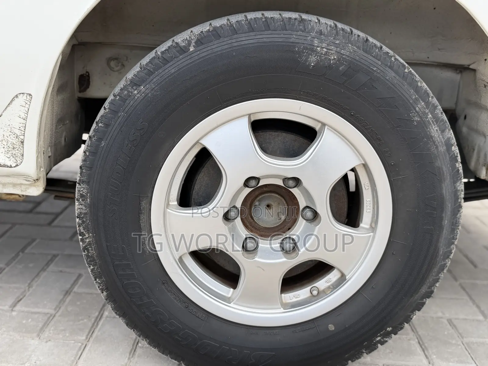Toyota HiAce 1999 White
