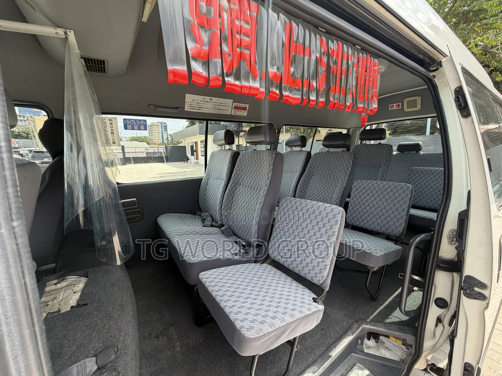 Toyota HiAce 1999 White