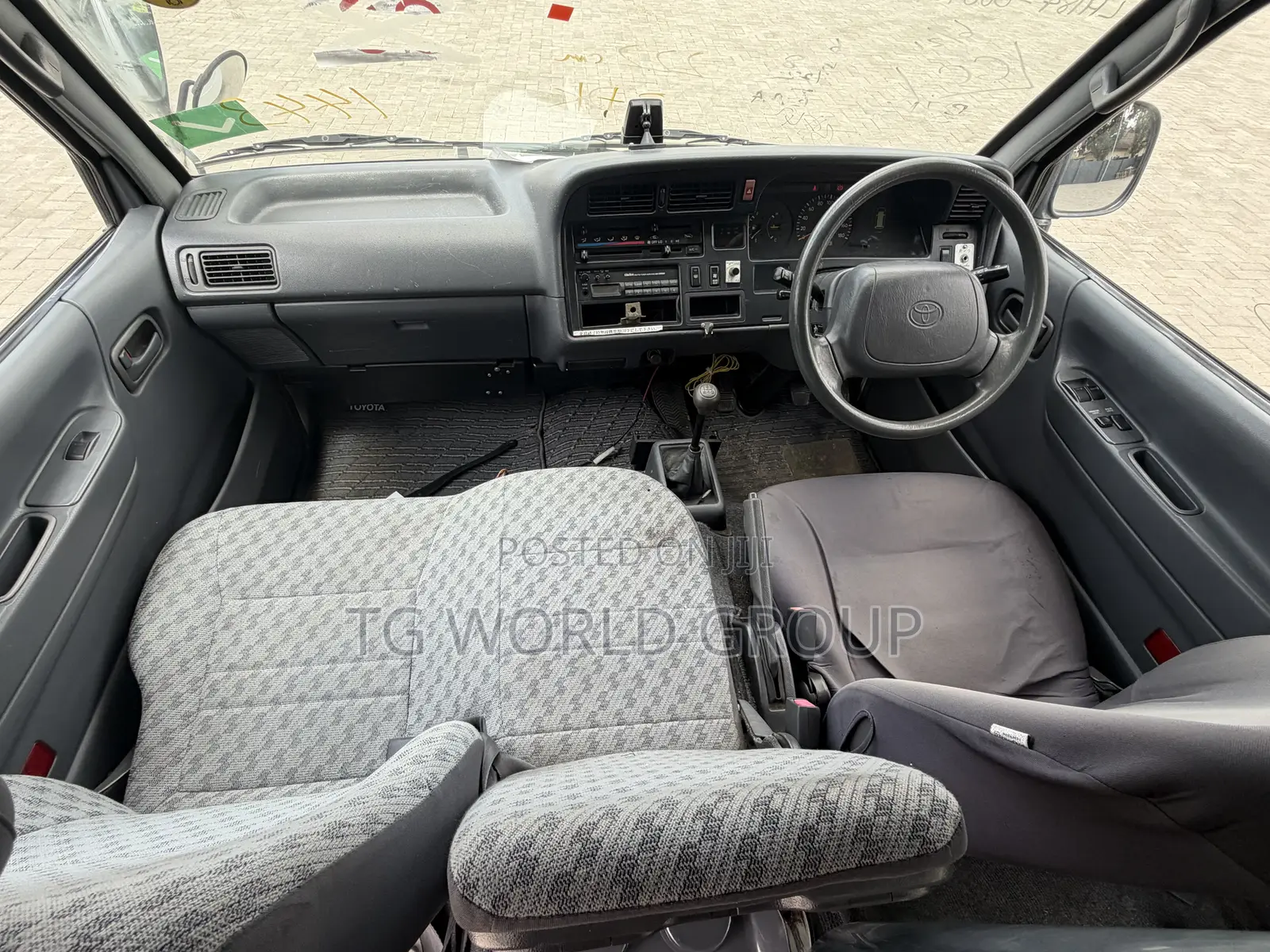 Toyota HiAce 1999 White