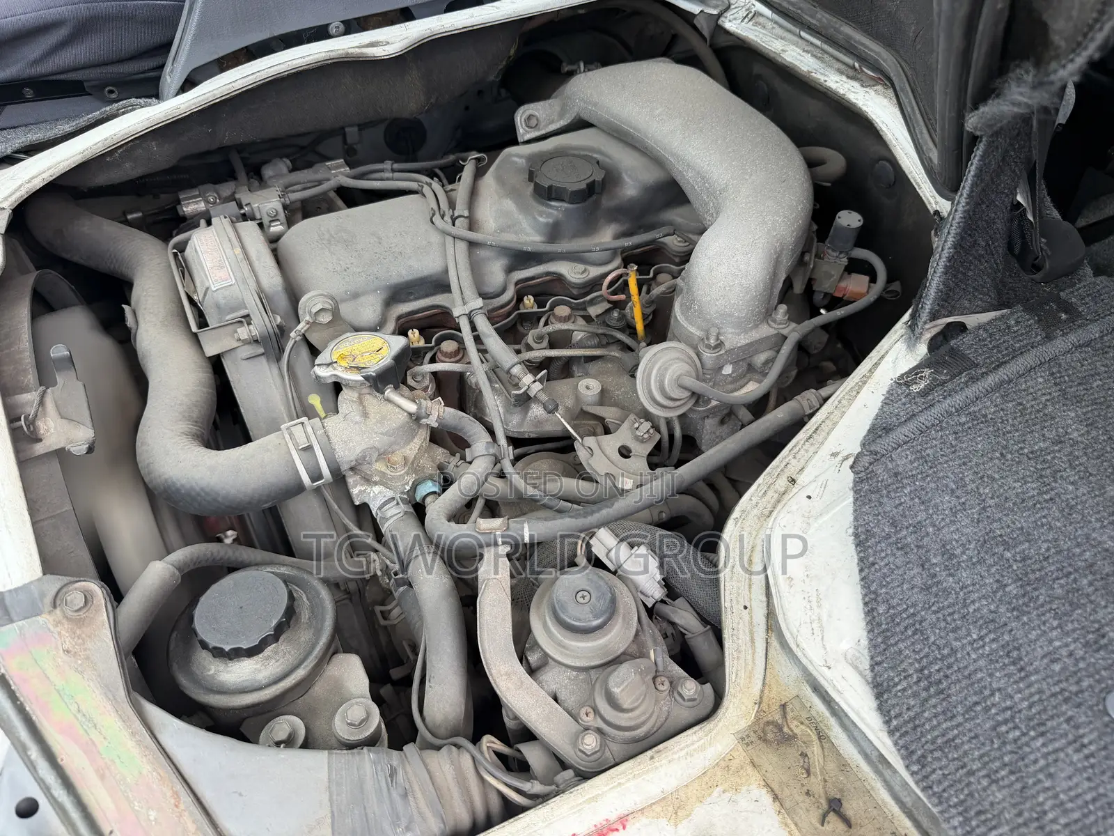 Toyota HiAce 1999 White