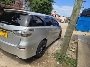 Toyota Wish 2012 Silver