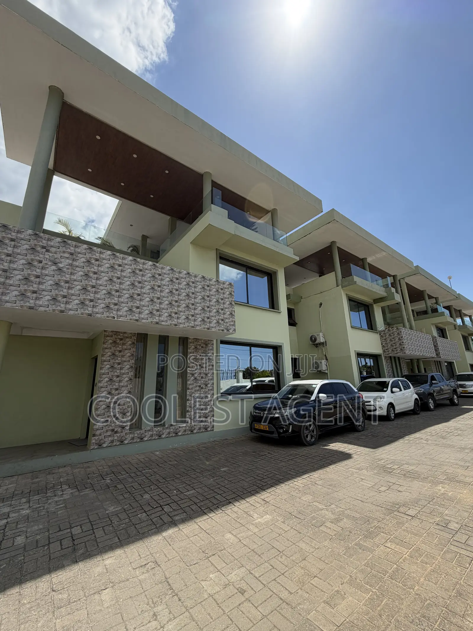 Furnished 5bdrm Villa in Coolest Estate, Masaki for rent