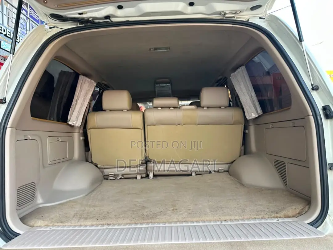 Toyota Land Cruiser 1996 White