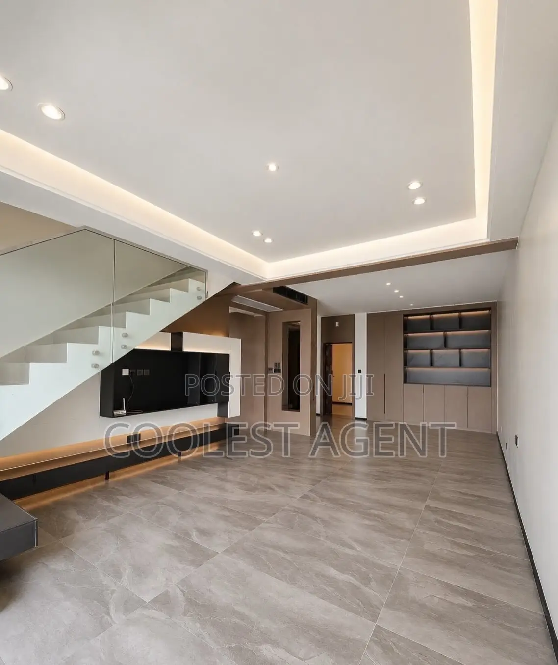 3bdrm Duplex in Coolest Estate, Oyster Bay for sale