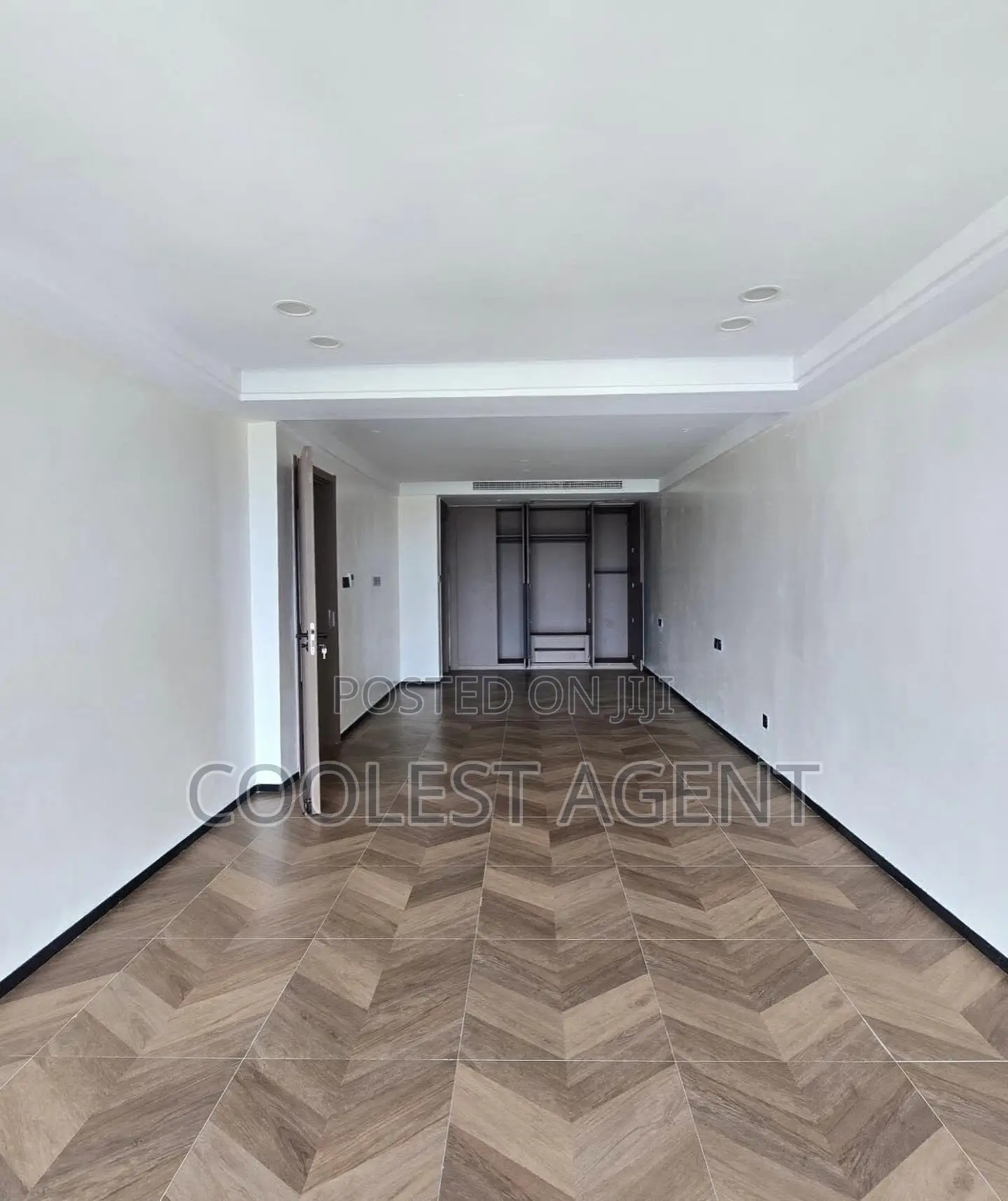 3bdrm Duplex in Coolest Estate, Oyster Bay for sale