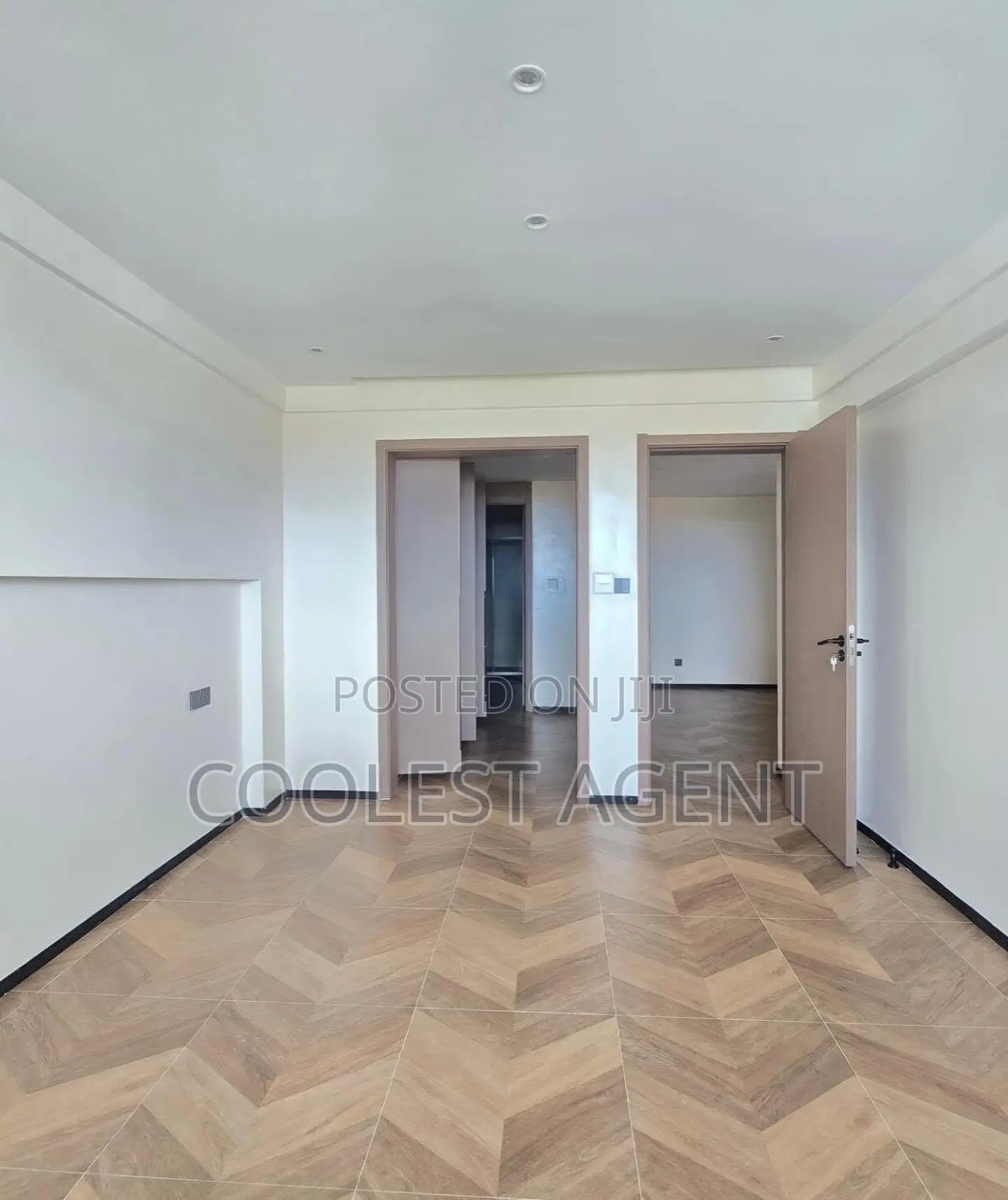 3bdrm Duplex in Coolest Estate, Oyster Bay for sale