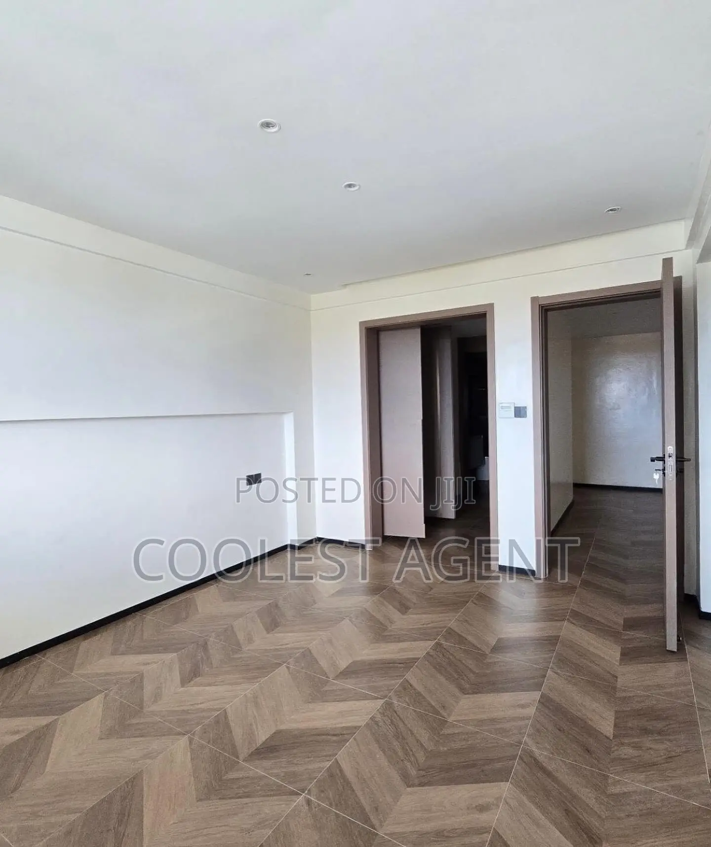 3bdrm Duplex in Coolest Estate, Oyster Bay for sale