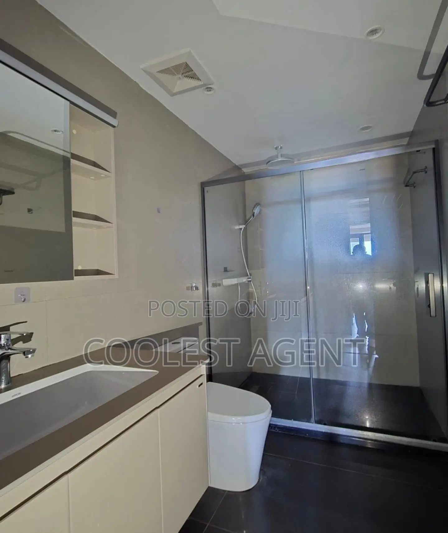 3bdrm Duplex in Coolest Estate, Oyster Bay for sale