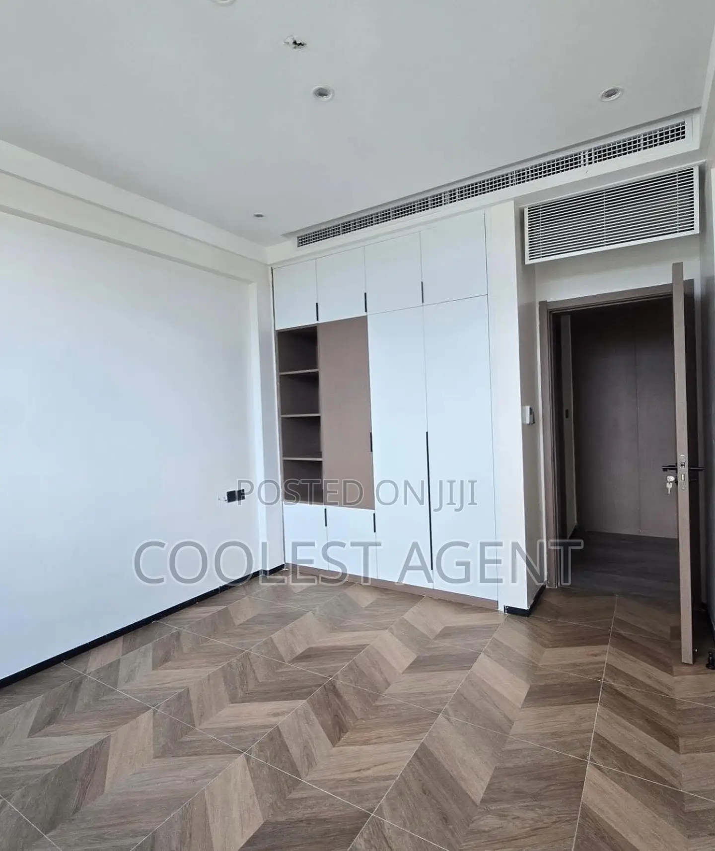 3bdrm Duplex in Coolest Estate, Oyster Bay for sale