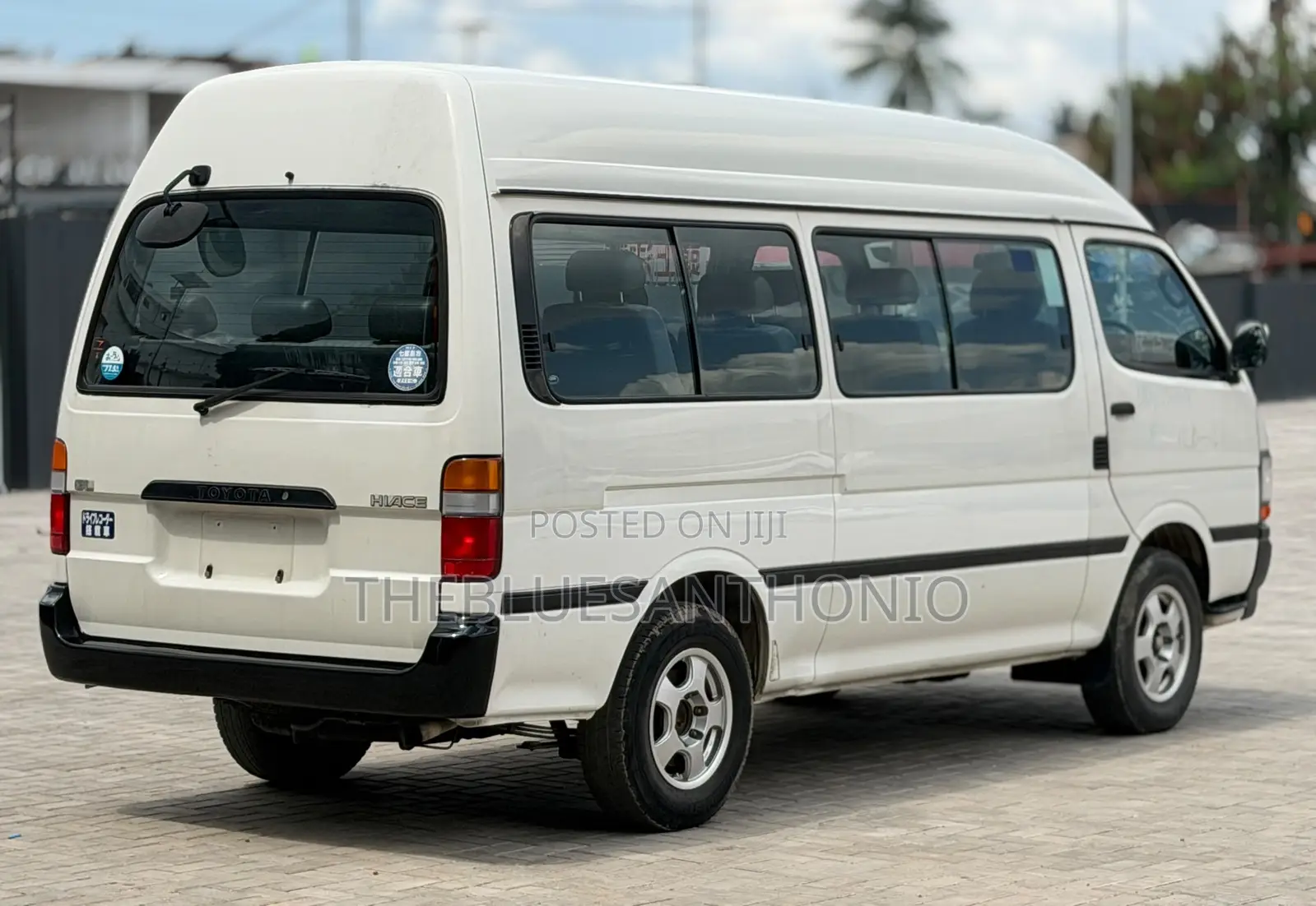 Toyota HiAce 2002 White