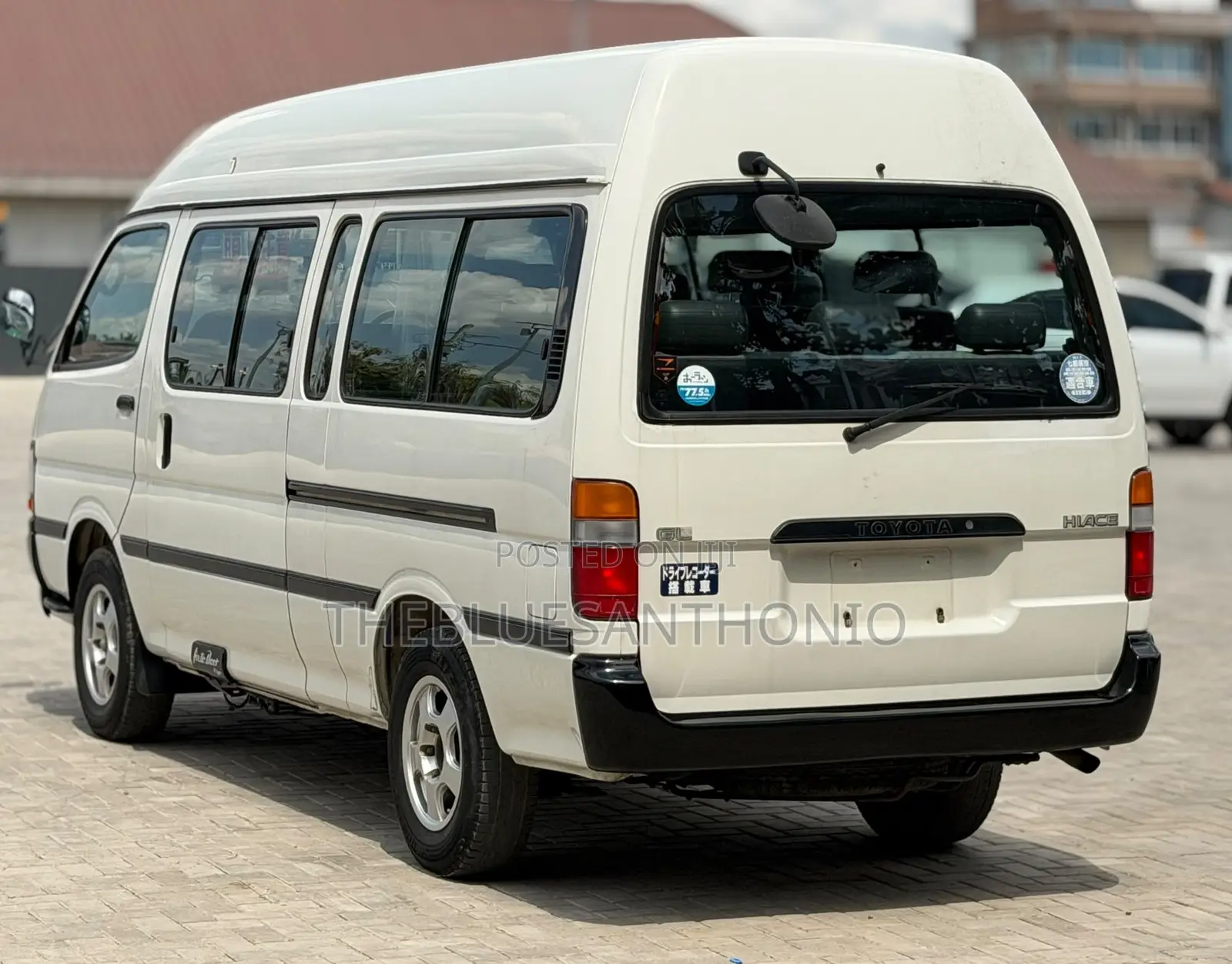 Toyota HiAce 2002 White