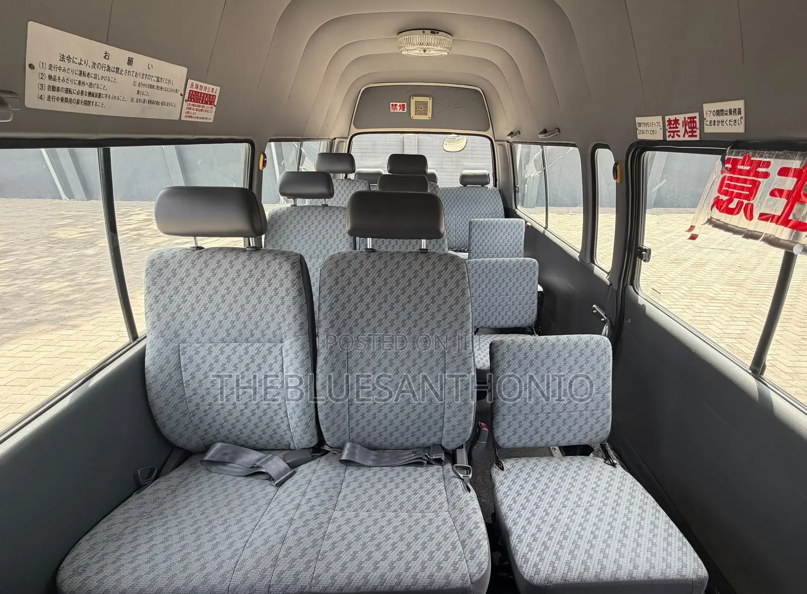 Toyota HiAce 2002 White