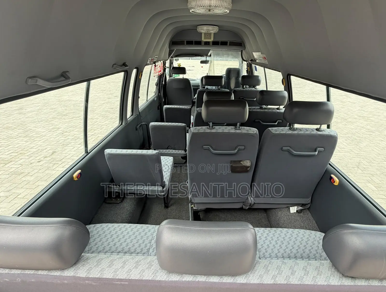 Toyota HiAce 2002 White