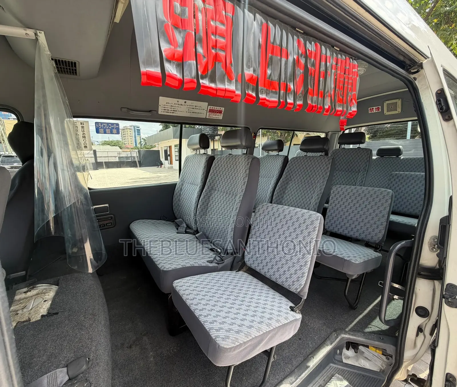 Toyota HiAce 2002 White