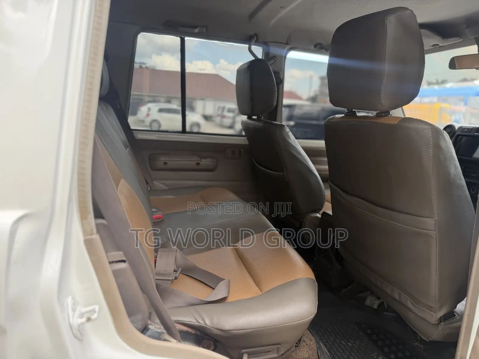 Toyota Land Cruiser 2011 White
