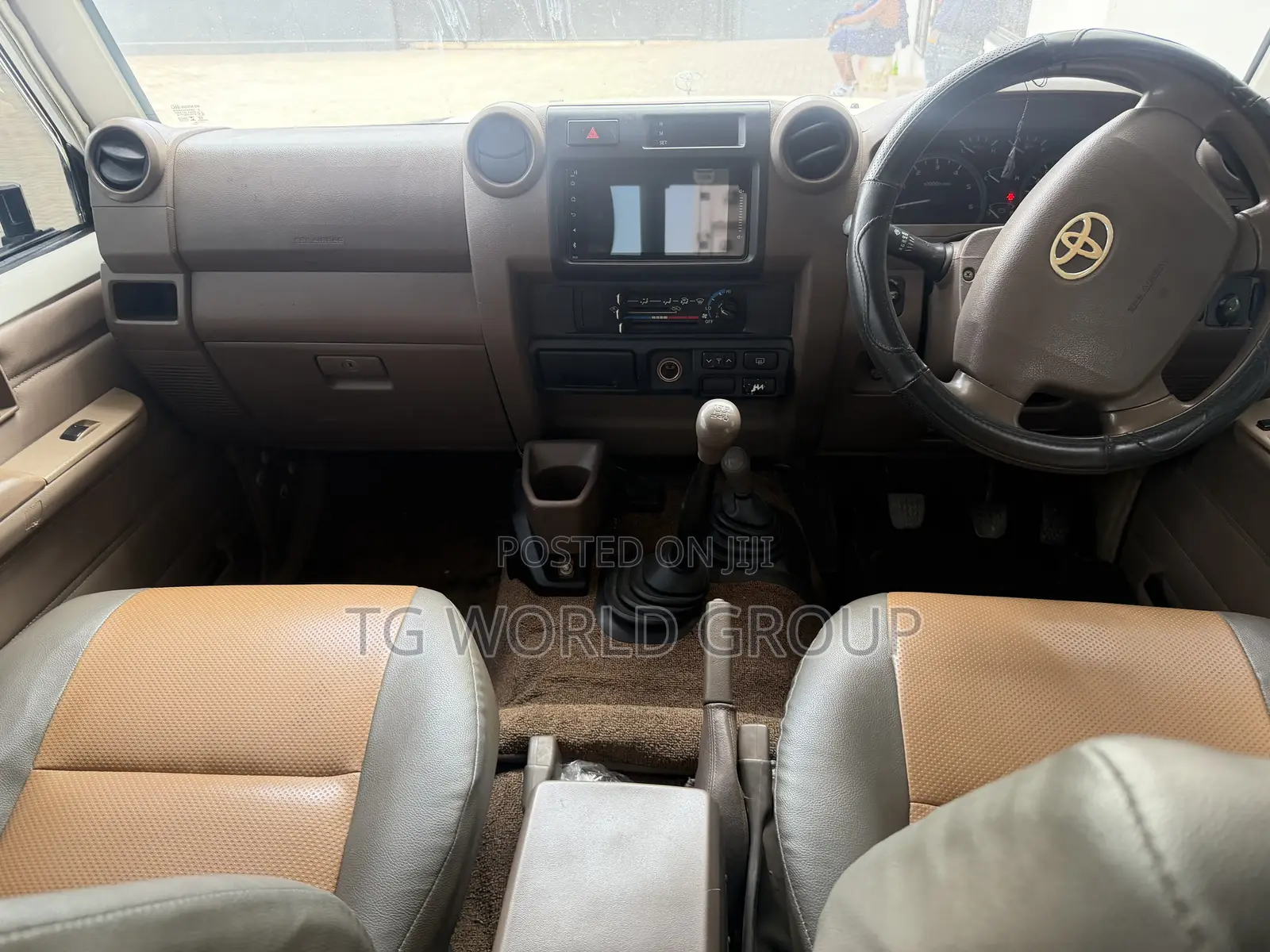 Toyota Land Cruiser 2011 White