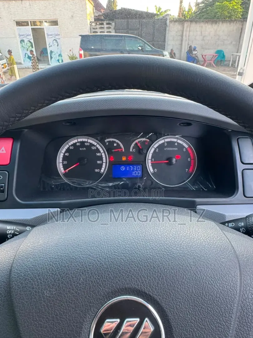 New Foton View 2025 White