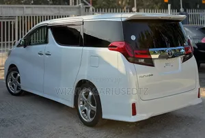 Toyota Alphard 2017 White