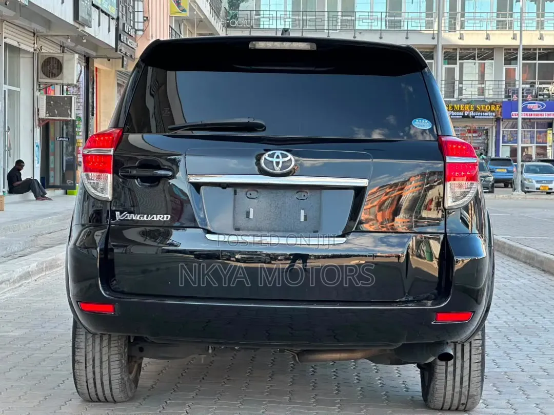 Toyota Vanguard 2011 Black