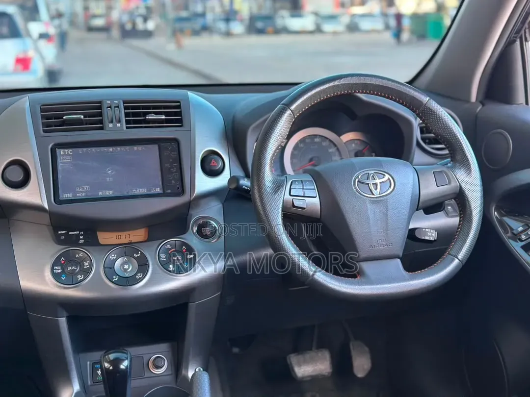 Toyota Vanguard 2011 Black