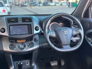 Toyota Vanguard 2011 Black