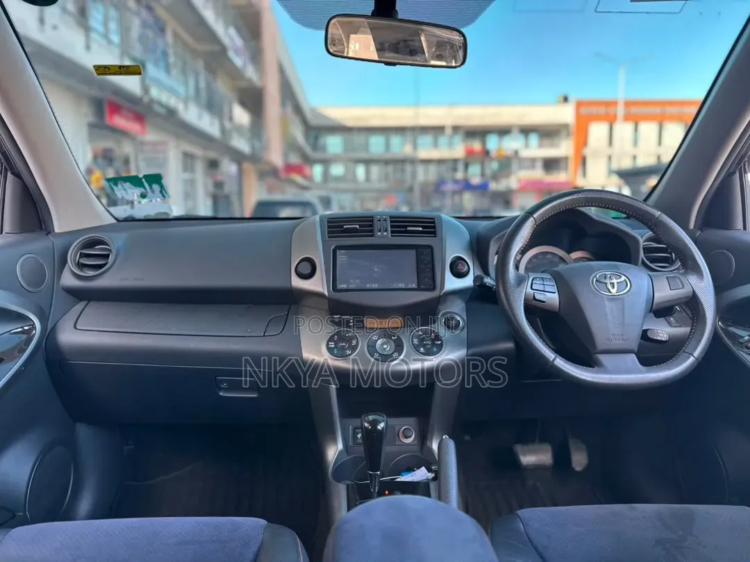 Toyota Vanguard 2011 Black