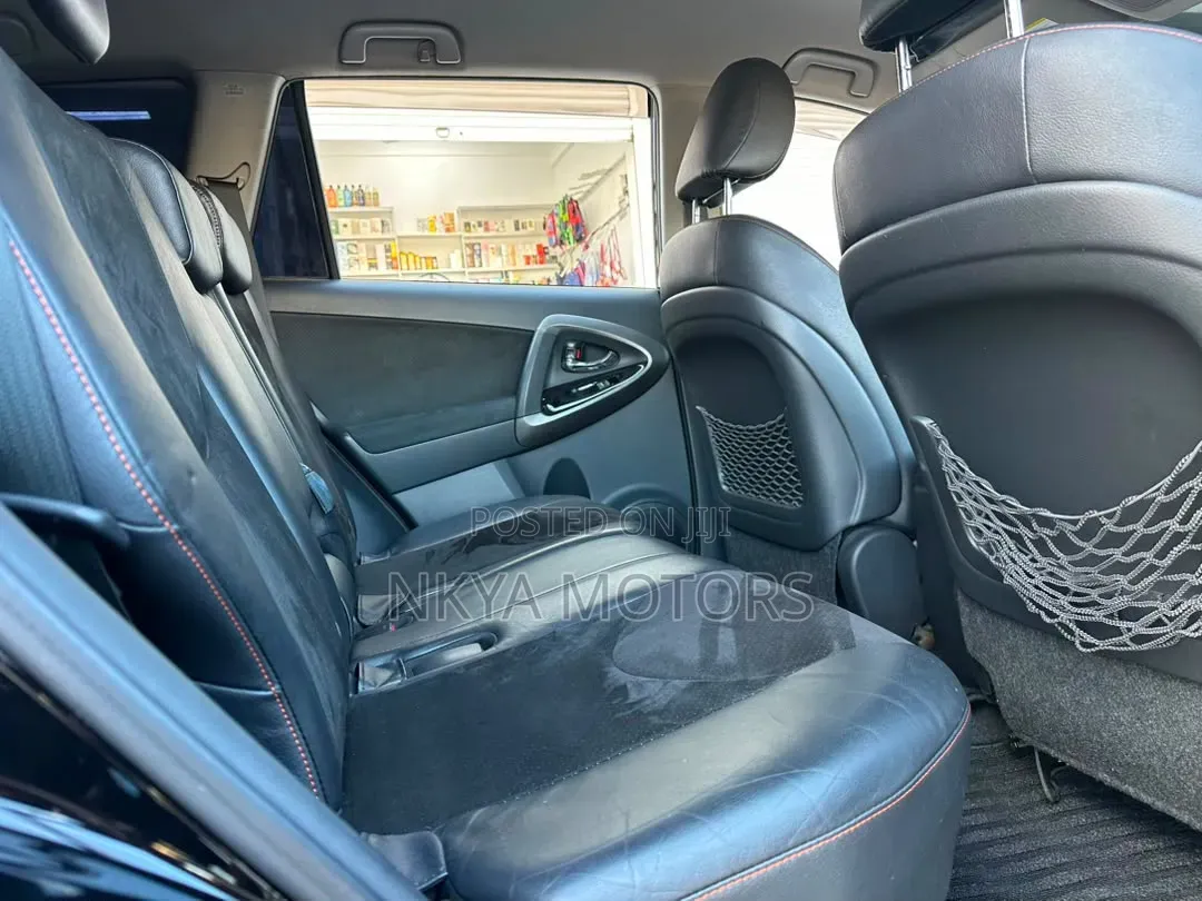 Toyota Vanguard 2011 Black
